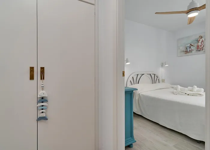 El Rompeolas Apartment